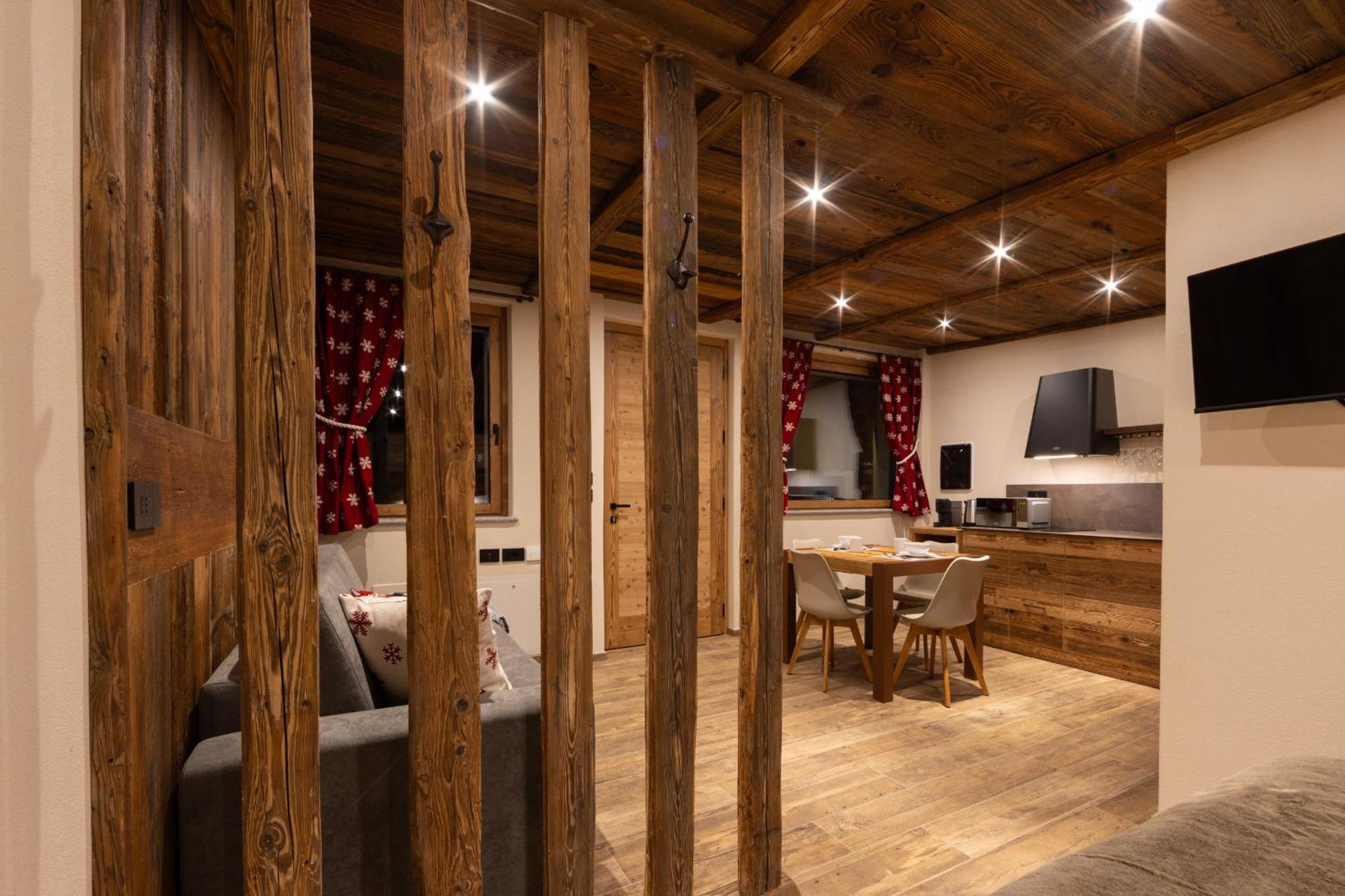 Les Reves Des Montagnards, Appartements De Charme Torgnon Exterior foto